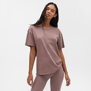 Mauve Aritzia Tour T-Shirt. Size small.